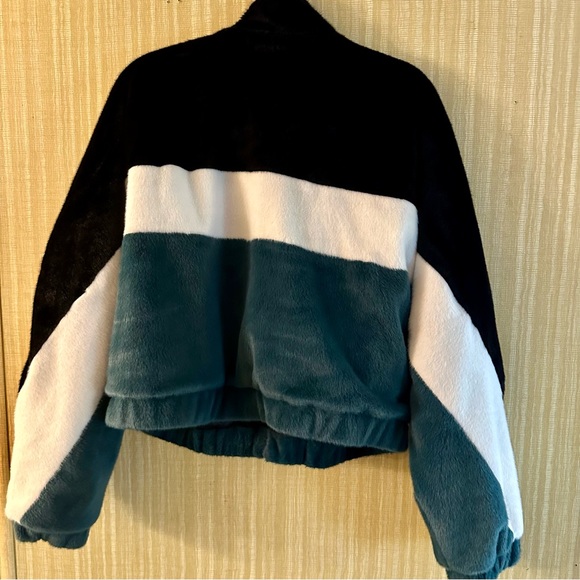 NWT New Forever 21+ Plus Size Faux Fur Jacket 1X - Picture 6 of 6